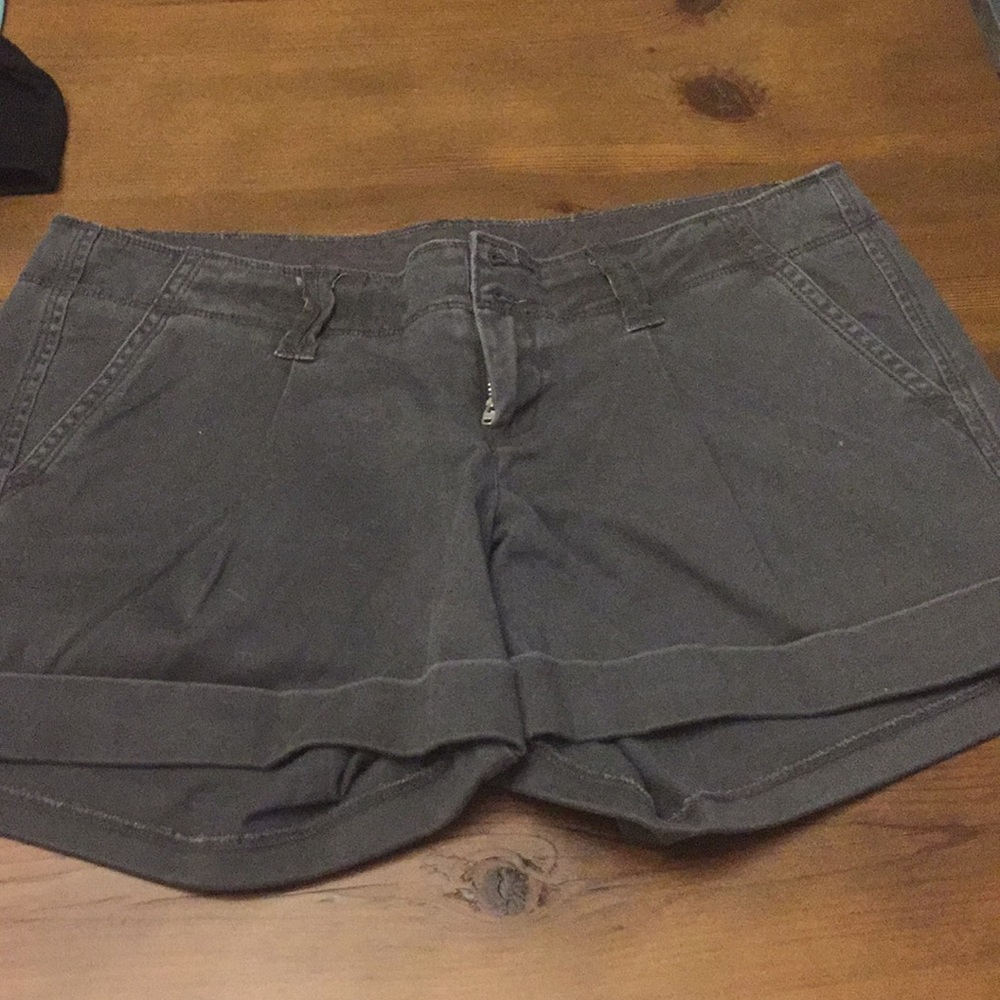 NWT Benetton Shorts - Sz 42